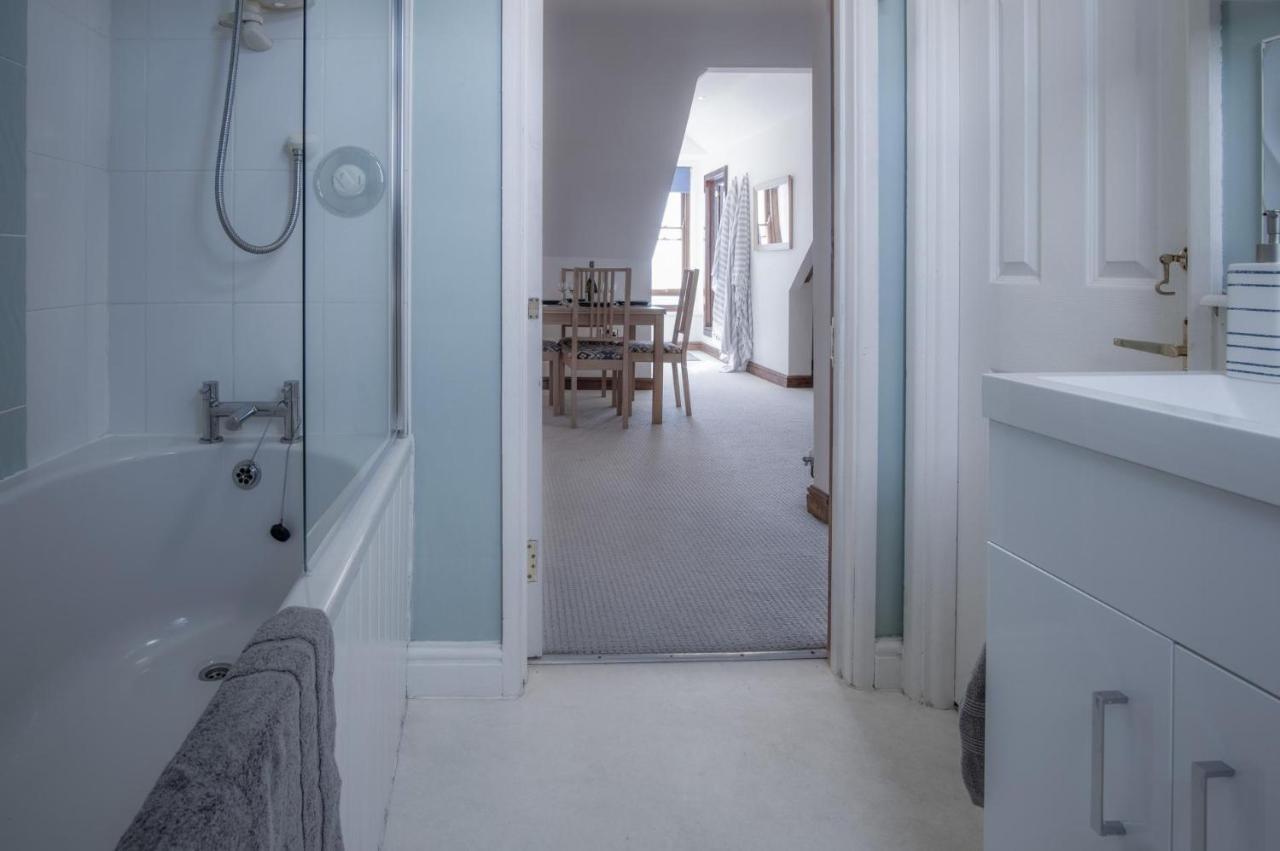 The Nest - 1 Bedroom Apartment - Tenby Extérieur photo